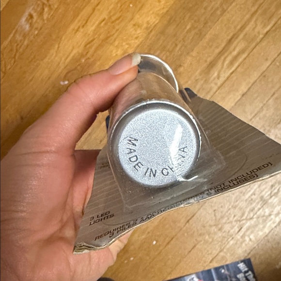 Silver LED Flashlight - Picture 4 of 11